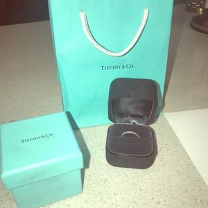 💯Authentic Tiffany & Co Platinum ring